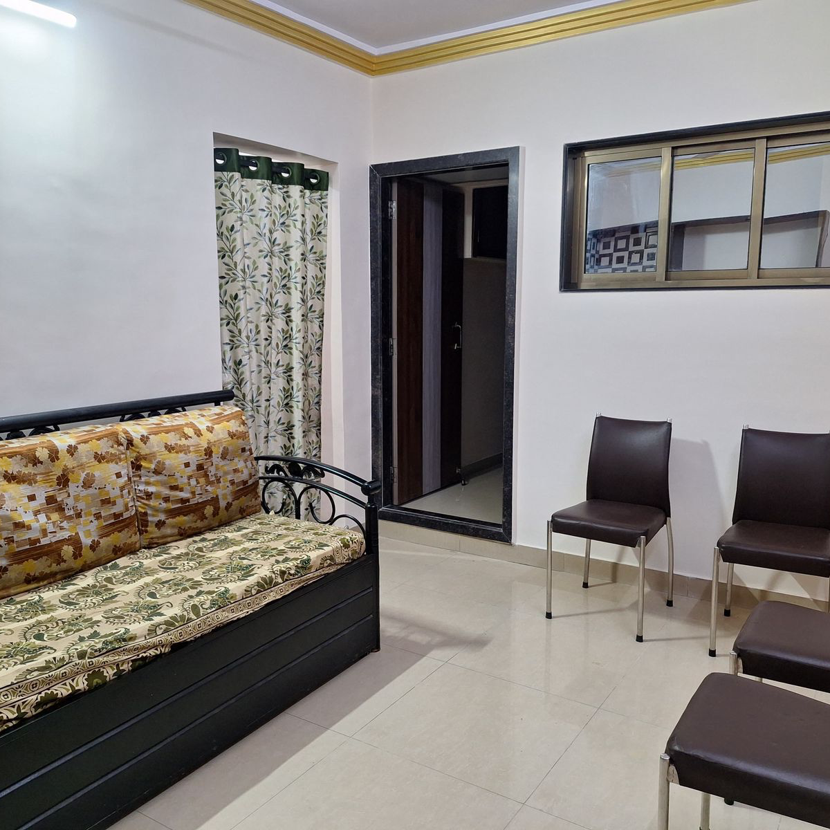 2 BHK + Pooja Room Apartment For Rent in Windsor Apartment Bandra West