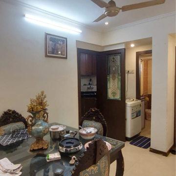 Living Room in 2 BHK Apartment at Orchid Apartment Khar West, Pali Hill – for Rent