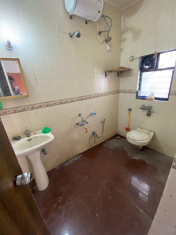 Bathroom, bramha-aangan 2 Bedroom 1075 Sq.Ft. Apartment In Salunkhe Vihar Society Pune 9514615