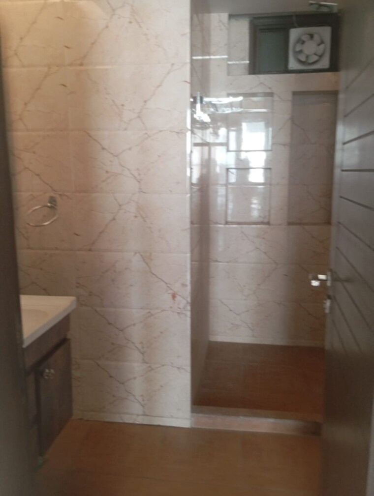 Attached Bathroom, greater kailash i 3 Bedroom 2000 Sq.Ft. Builder Floor In Greater Kailash I Delhi 9514622