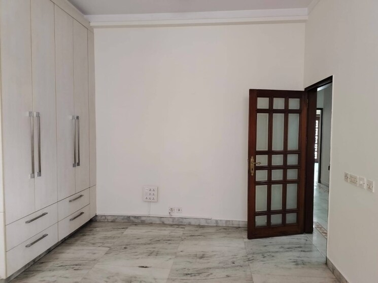 Master Bedroom, greater kailash i 3 Bedroom 2500 Sq.Ft. Builder Floor In Greater Kailash I Delhi 9514630