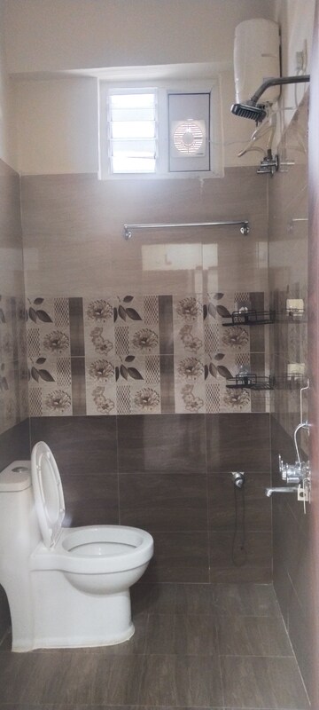 Bathroom in 1 BHK Apartment at Kondapur – for Rent