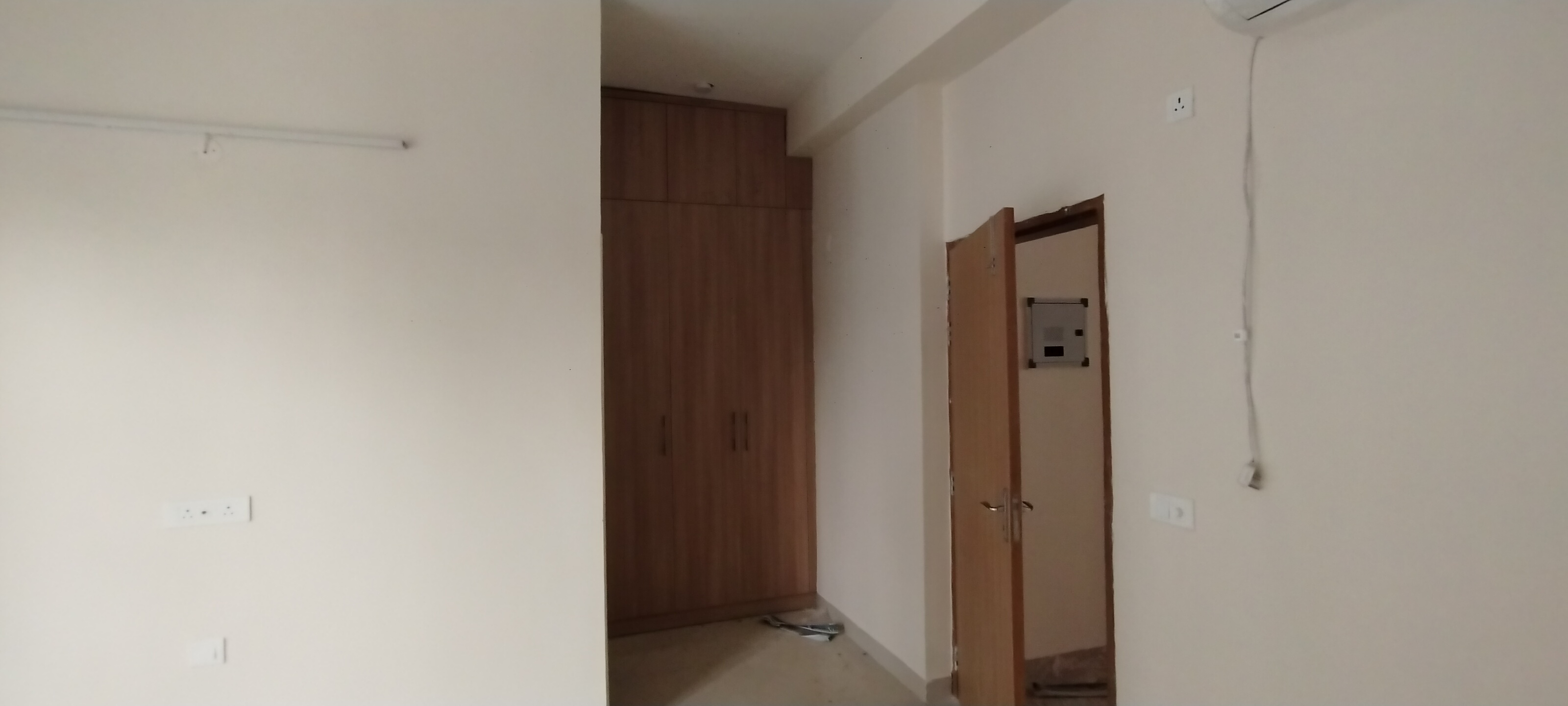 5 BHK + Servant Room Apartment For Sale in SS Linden