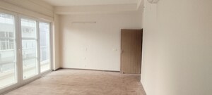 Room in 5 BHK Apartment at SS Linden, Sector 84 – for Sale