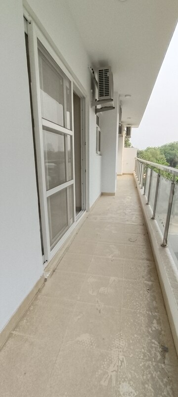 Balcony in 5 BHK Apartment at SS Linden, Sector 84 – for Sale