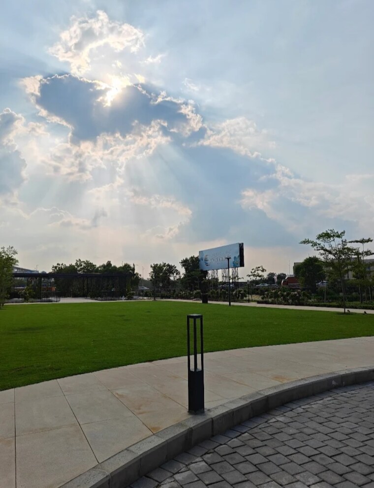 Garden, signature-global-city-of-colours  178 Sq.Yd. Plot In Nh 8 Gurgaon 9514711