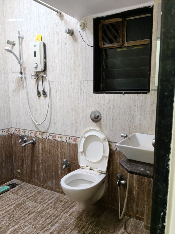Bathroom, krishna-galaxy-santacruz 1 Bedroom 550 Sq.Ft. Apartment In Santacruz East Mumbai 9514717