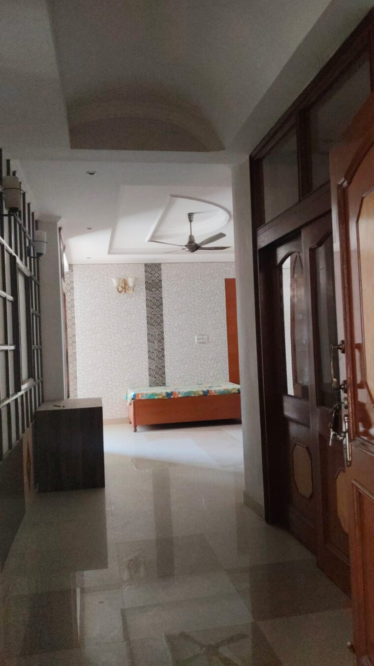 Room, canal road 6+ Bedroom 7000 Sq.Ft. Villa In Canal Road Dehradun 9514725