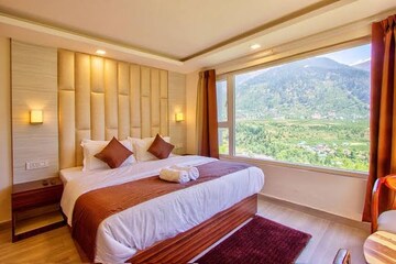 Bedroom in 2 BHK Builder Floor at Sector 104 – for Sale