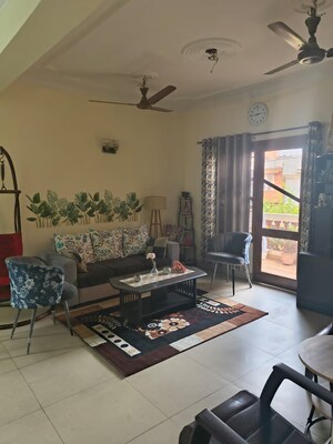 2 BHK Apartment For Rent in RWA Apartments Sector 26, Sector 26