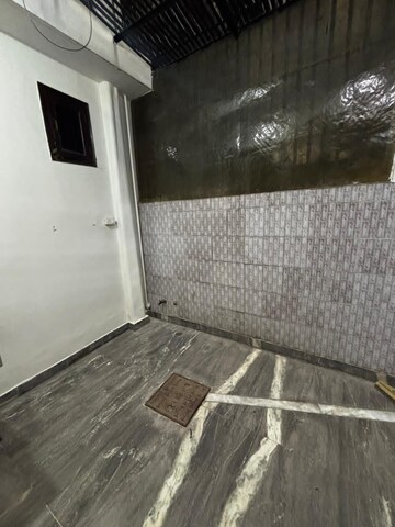 Bathroom in 2 BHK Apartment at RWA Apartments Sector 51, Sector 51 – for Rent