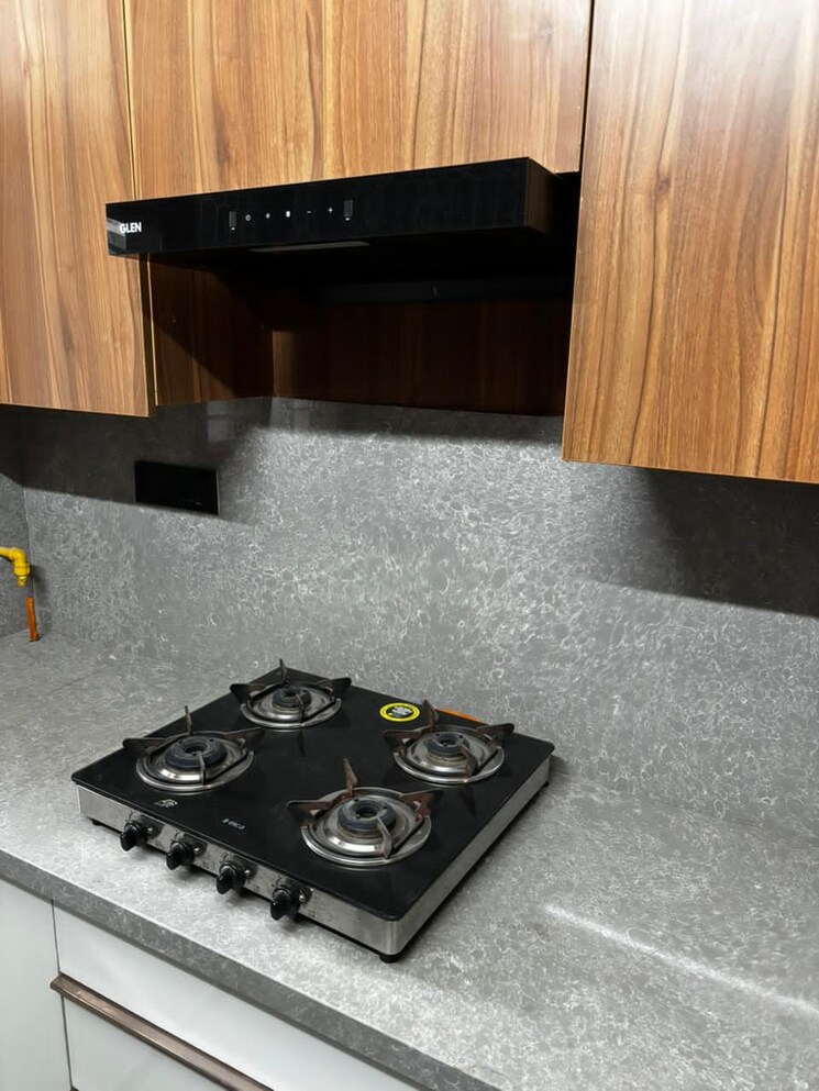  Parking, rwa-apartments-sector-51 2 Bedroom 1450 Sq.Ft. Apartment In Sector 51 Noida 9514750