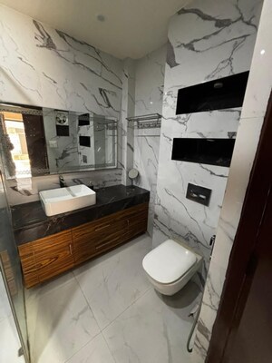 Team Area in 2 BHK Apartment at RWA Apartments Sector 51, Sector 51 – for Rent