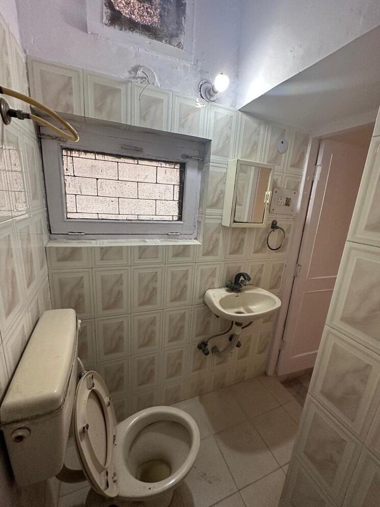 Bathroom, rwa-apartments-sector-30 2 Bedroom 1370 Sq.Ft. Apartment In Sector 30 Noida 9514757