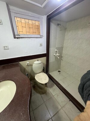 Team Area in 2 BHK Apartment at RWA Apartments Sector 30, Sector 30 – for Rent