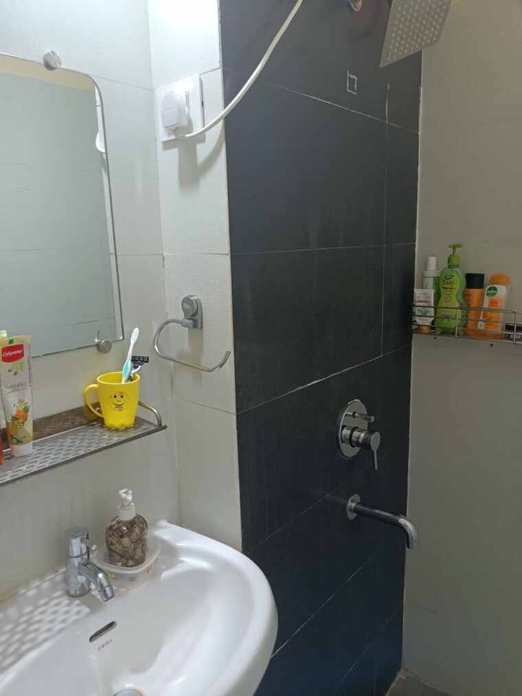 Bathroom, mantri-park 2 Bedroom 650 Sq.Ft. Apartment In Goregaon East Mumbai 9514759
