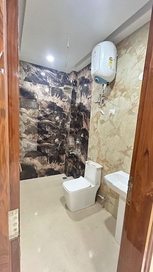 Bathroom in 3 BHK Apartment at RWA Apartments Sector 26, Sector 26 – for Rent