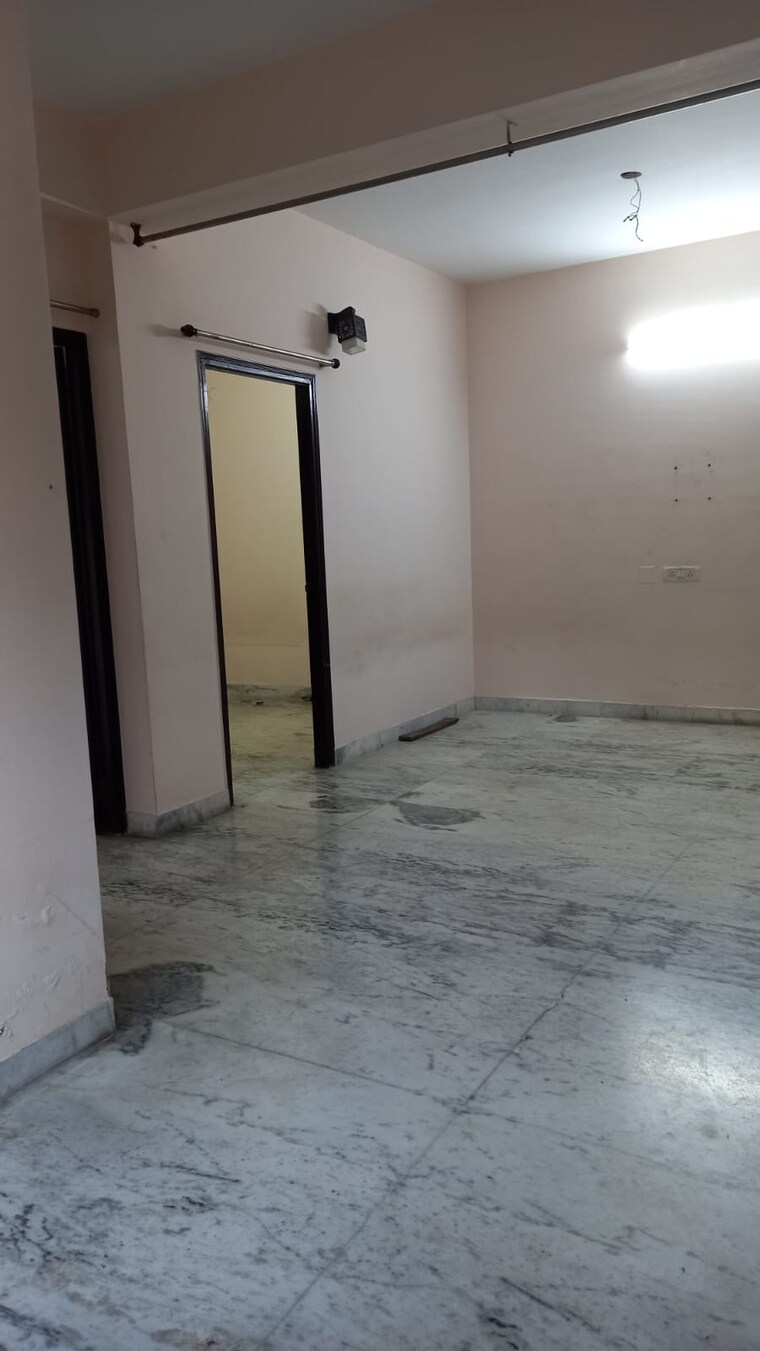 Room, topsia road 2 Bedroom 850 Sq.Ft. Apartment In Topsia Road Kolkata 9514784