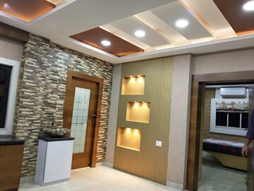 Room in 2 BHK Apartment at Topsia – for Sale