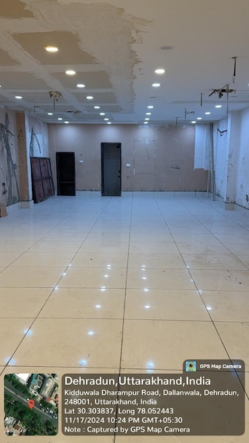  Shop For Rent in Nehru Colony