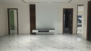 Room in 3 BHK Builder Floor at Jubilee Hills – for Rent