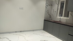 Room in 3 BHK Builder Floor at Jubilee Hills – for Rent