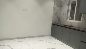 Room in 3 BHK Builder Floor at Jubilee Hills – for Rent