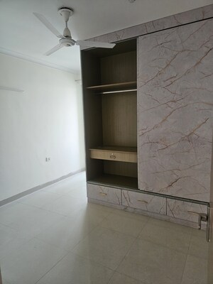 Room in 3 BHK Apartment at Pareena Coban Residences, Sector 99a – for Rent