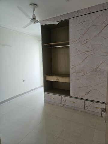 Room in 3 BHK Apartment at Pareena Coban Residences, Sector 99a – for Rent