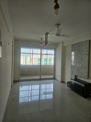 Room in 3 BHK Apartment at Pareena Coban Residences, Sector 99a – for Rent
