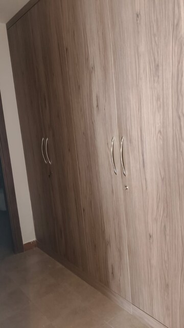 Bathroom in 3 BHK Builder Floor at Unitech South City 1, South City 1 – for Rent