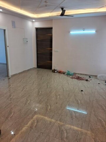 Furnished Amenities in 2.5 BHK Apartment at SLF Anushree, Sector 75 – for Sale