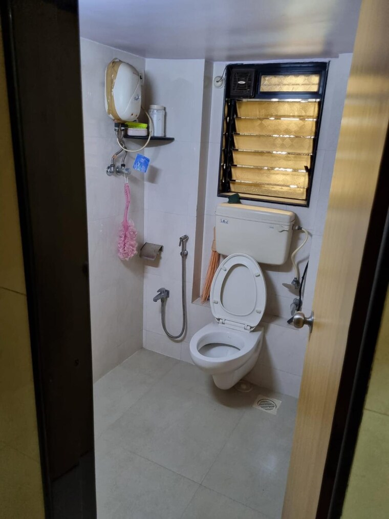 Bathroom, girnar-galaxy-apartment 3 Bedroom 1350 Sq.Ft. Apartment In Malad West Mumbai 9514857