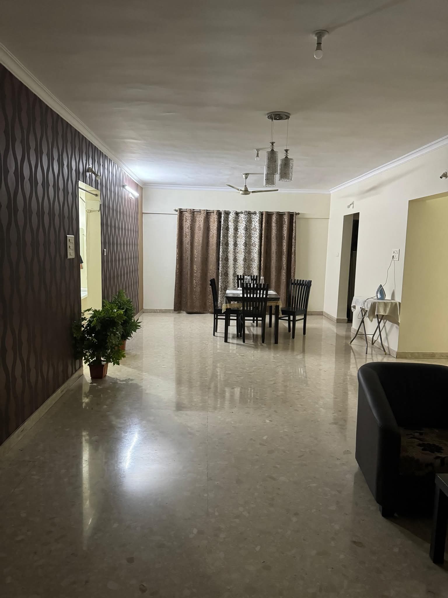 3.5 BHK + Servant Room 2200 Sq.Ft. Apartment in Magarpatta Laburnum Park