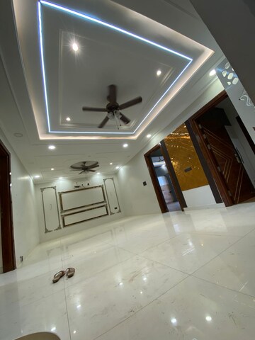 Furnished Amenities in 3 BHK Builder Floor at Parklands, Sector 85 – for Sale