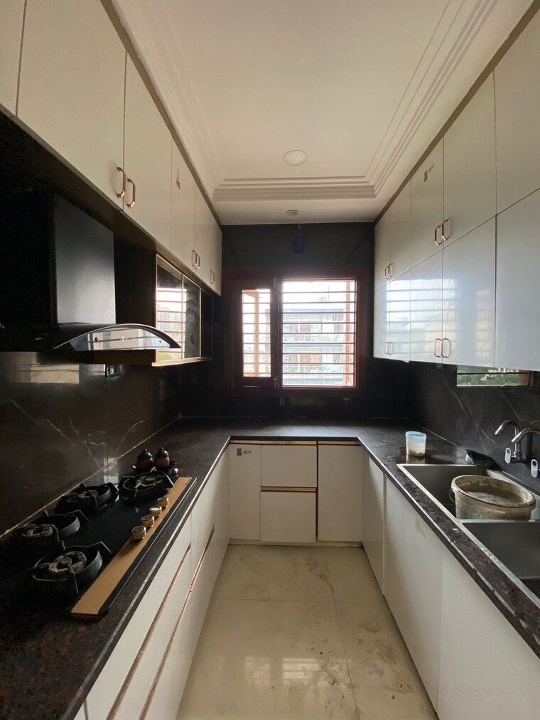 Kitchen, parklands 3 Bedroom 250 Sq.Yd. Builder Floor In Sector 85 Faridabad 9514853