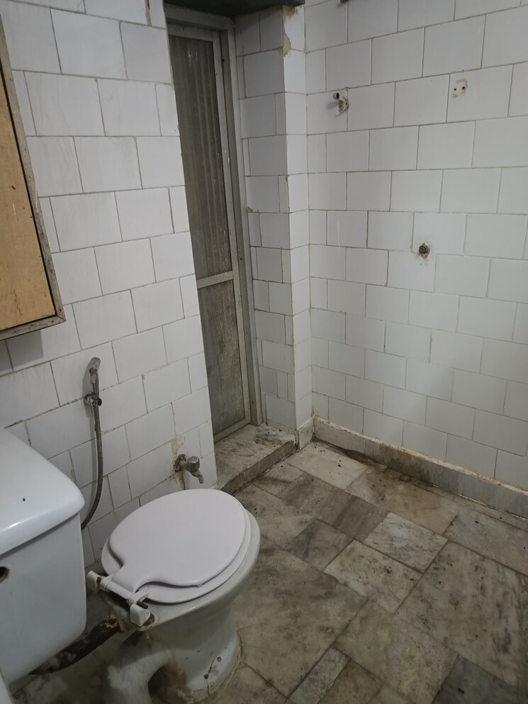 Bathroom, ekdant-shipra-regent-and-regal 2 Bedroom 780 Sq.Ft. Apartment In Indrapuram Ghaziabad 9514867