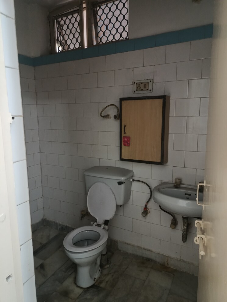 Bathroom, ekdant-shipra-regent-and-regal 2 Bedroom 780 Sq.Ft. Apartment In Indrapuram Ghaziabad 9514867