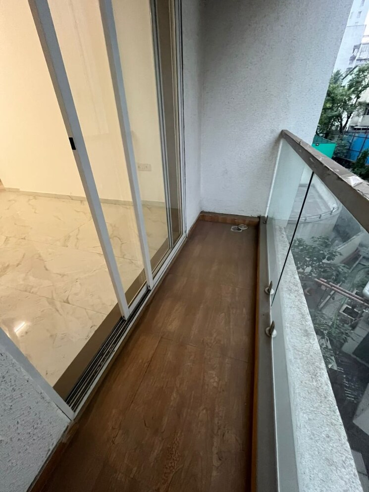 Balcony, naupada 2 Bedroom 750 Sq.Ft. Apartment In Naupada Thane 9514911