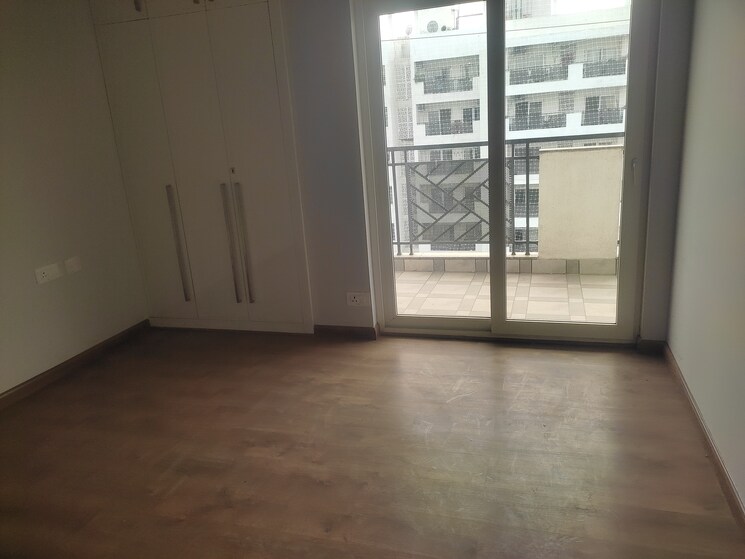 Room, central-park-flower-valley-aqua-front-towers 3 Bedroom 1789 Sq.Ft. Builder Floor In Sohna Sector 33 Gurgaon 9514913