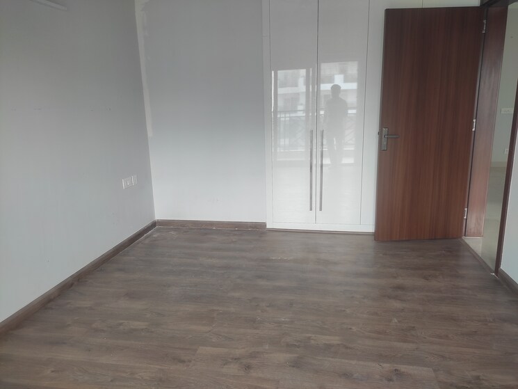 Room, central-park-flower-valley-aqua-front-towers 3 Bedroom 1789 Sq.Ft. Builder Floor In Sohna Sector 33 Gurgaon 9514913