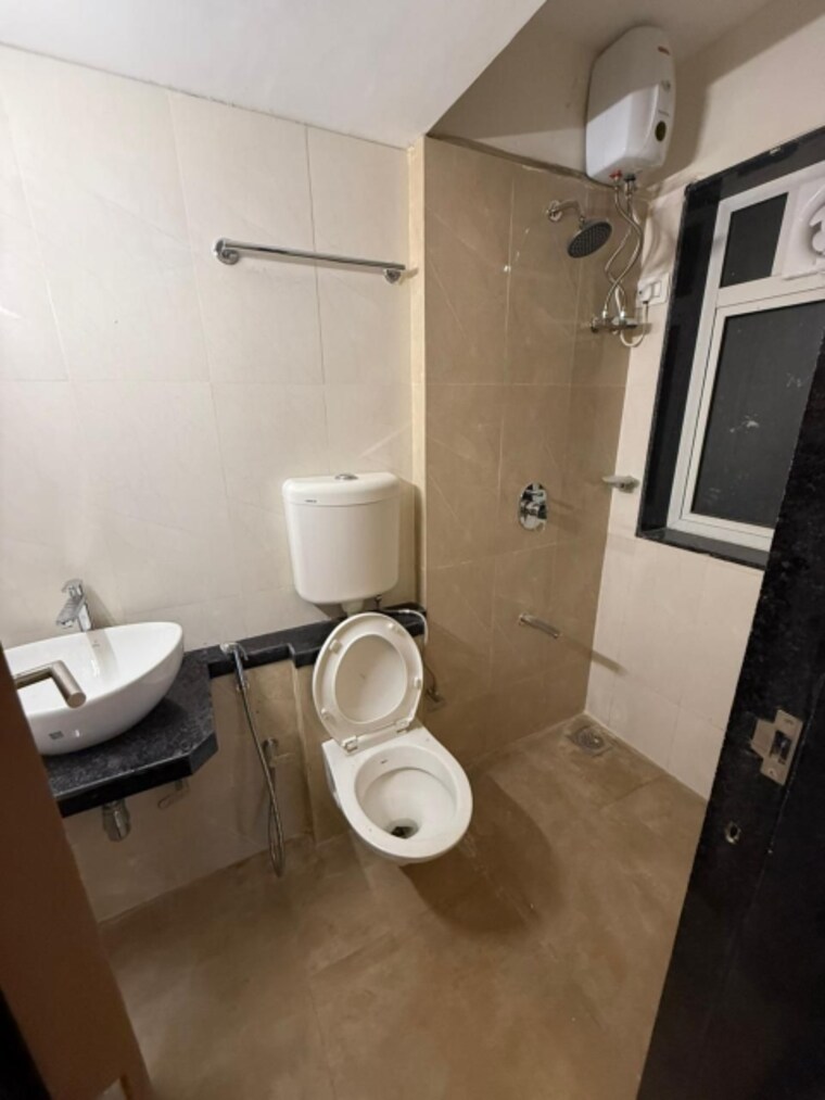 Bathroom, parel 3 Bedroom 1325 Sq.Ft. Apartment In Parel Mumbai 9514919
