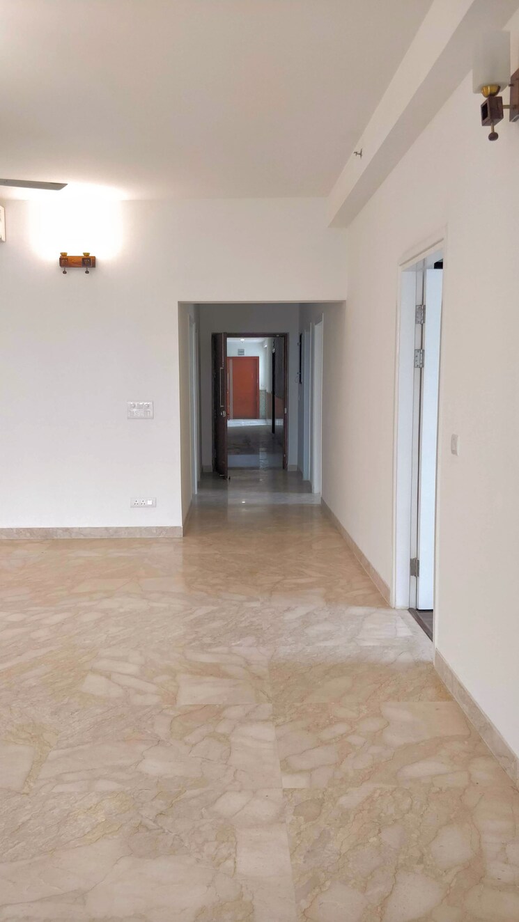 Room, emaar-the-palm-drive-the-premier-terraces 3 Bedroom 1950 Sq.Ft. Apartment In Sector 66 Gurgaon 9514999