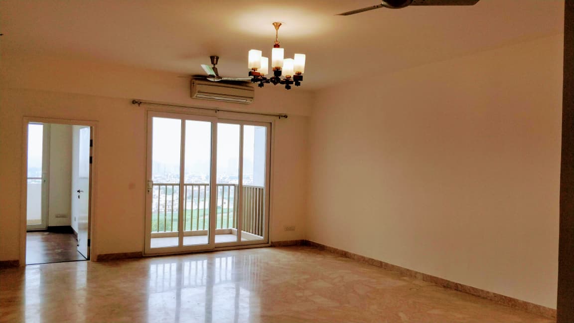 Room in 3 BHK Apartment at Emaar The Palm Drive-The Premier Terraces, Sector 66 – for Rent