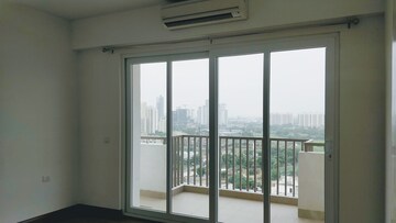 Room in 3 BHK Apartment at Emaar The Palm Drive-The Premier Terraces, Sector 66 – for Rent