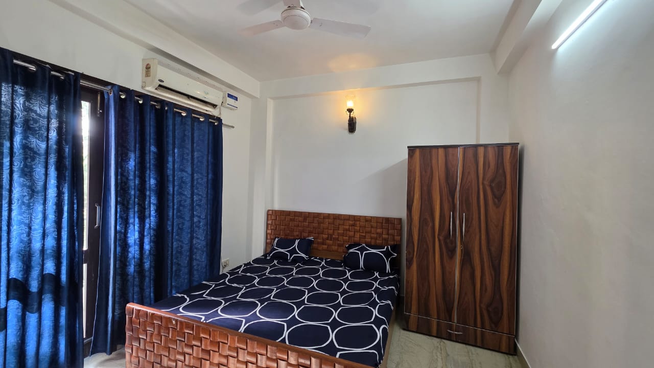 1 RkBuilder Floor For Rent in Saket