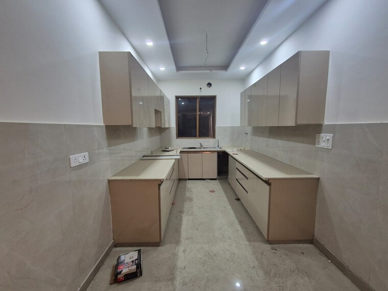 Kitchen, green fields colony 4 Bedroom 400 Sq.Yd. Builder Floor In Green Fields Colony Faridabad 9515043