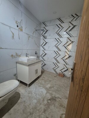 Bathroom in 4 BHK Builder Floor at Green Fields Colony – for Rent