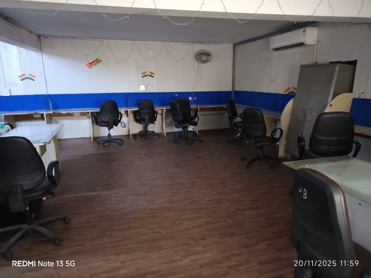  Parking, sector 6 Commercial Office Space 1260 Sq.Ft. In Sector 6 Noida 9515044