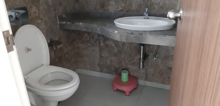 Bathroom, lnt-crescent-bay-t5 3 Bedroom 1470 Sq.Ft. Apartment In Parel Mumbai 9515055